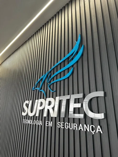 Letra caixa com efeito metálico