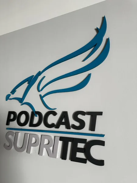 Letreiro com pintura automotiva premium